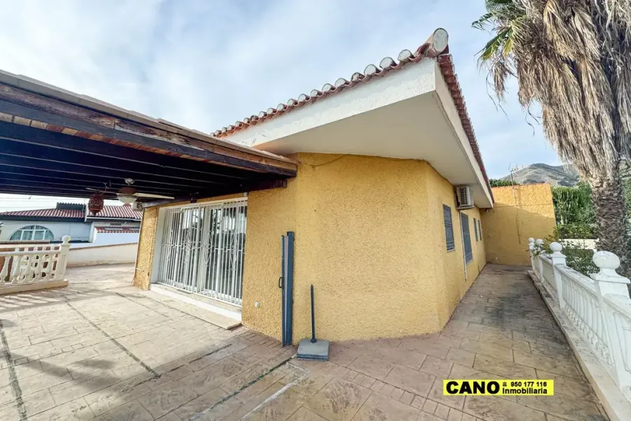 Spacious Chalet with Pool in Prime Aguadulce Location - Image 4
