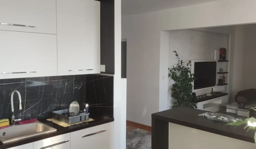 Spacious 3-Bedroom Apartment with City Views in Voždovac - Image 3