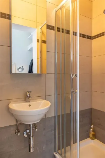 Stunning Ukkel Penthouse: 3 Bedrooms, Garage & Breathtaking City Views - Image 4