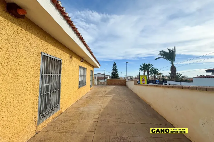 Spacious Chalet with Pool in Prime Aguadulce Location - Image 3