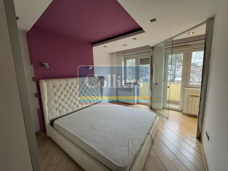 Spacious Apartment with Stunning Views Near Church in Vracar - Image 1