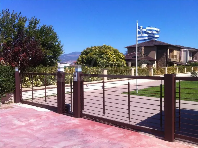 Spacious Fully Furnished Villa with Garden Near Thessaloniki, Greece - Image 2