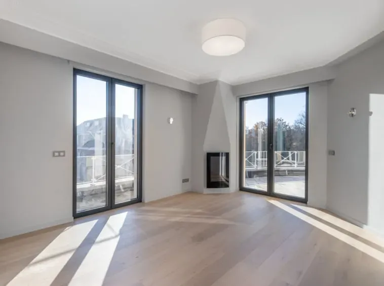 Exceptional Brussels Penthouse with Terrace & Modern Amenities - Image 5