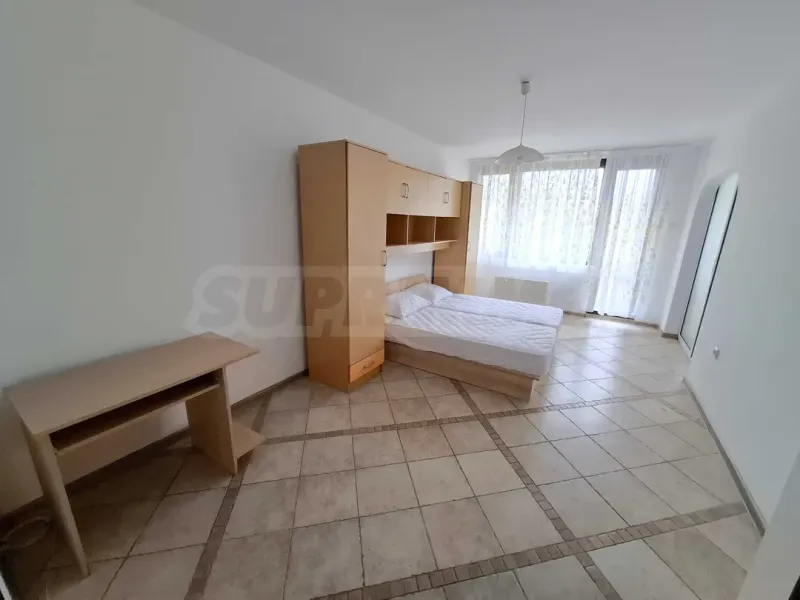 Bright 3-Bedroom Apartment Near Varna City Center - Image 2