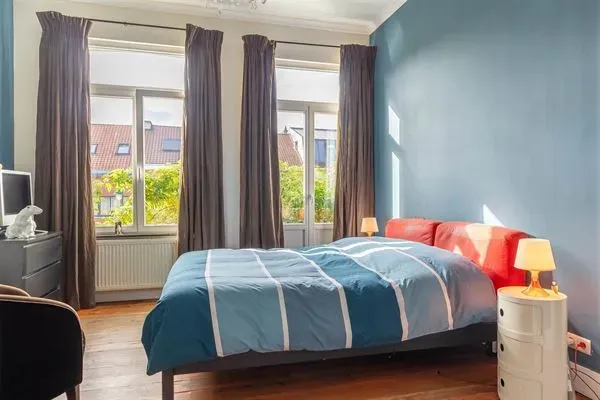 Uccle Border Townhouse: Four Bedrooms, Authentic Charm & Heritage. - Image 2