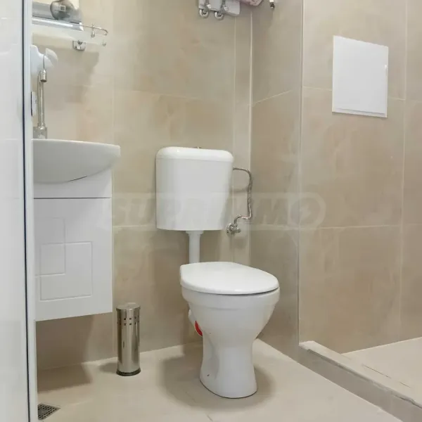 Spacious 2-Bedroom Apartment in Burgas, Bulgaria - Image 5