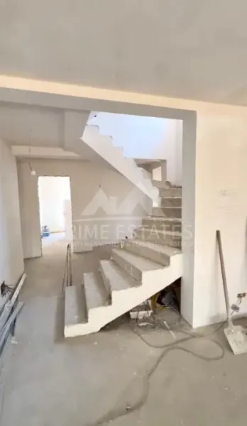 Spacious 4-Bedroom Villa with Land in Austrian Village, Crevedia - Image 1