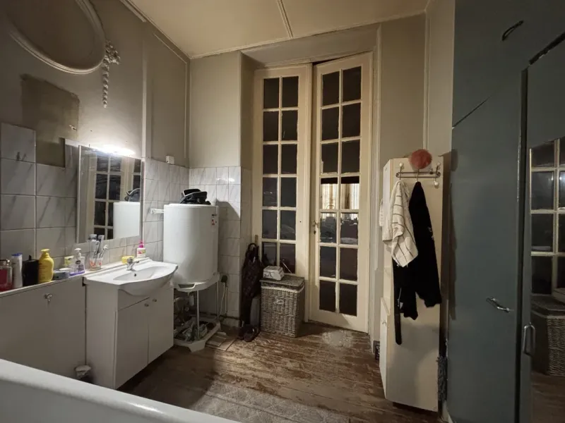 Spacious 5-Bedroom Apartment Building in Schaarbeek, Belgium - 408m2 - Image 3