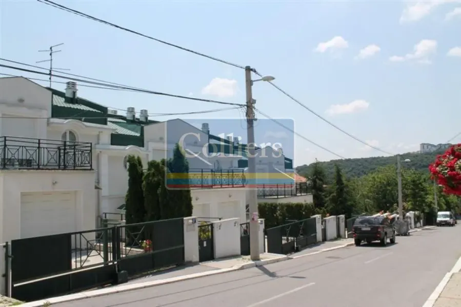 Luxurious 7-Bedroom House with Garden Near White Court, Belgrade - Image 3