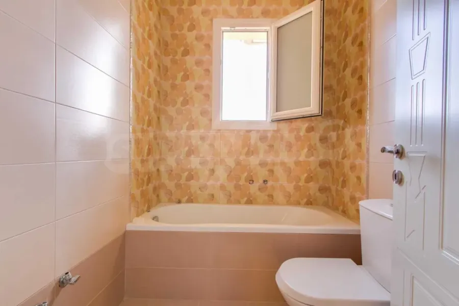 Spacious Villa in Kallithea with Pool and Multiple Amenities - Image 4