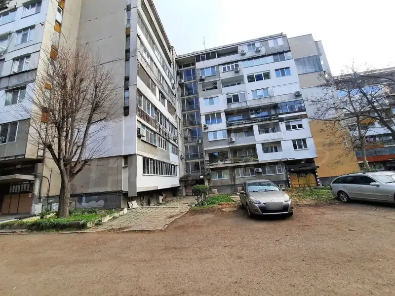 Spacious, Fully Furnished Apartment in Izgrev, Burgas - 66m2 - Image 4