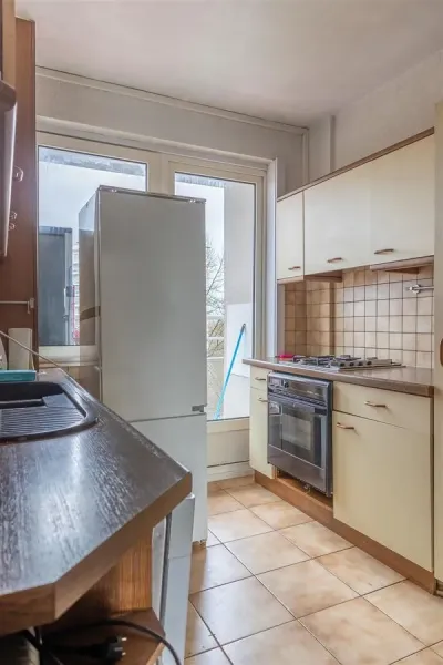 Spacious Anderlecht Apartment with Ponds Views & Garage Box - Image 1