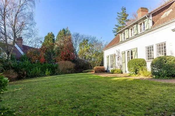 Renovate This Architect-Designed Villa with Stunning Garden in Ukkel - Image 4