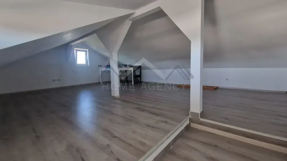 Modern 3BR House in Tunari - Ideal for Families & Offices - Image 4