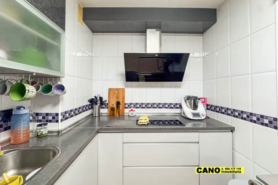 Spacious 3-Bedroom Apartment with Solar Panels in Vícar - Image 4