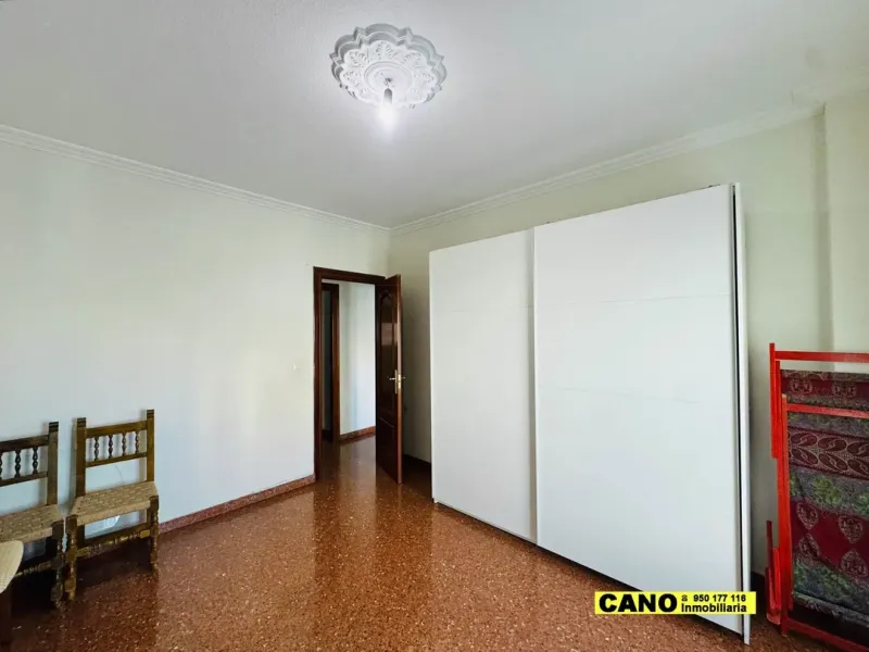 Spacious 4-Bedroom Apartment with Terrace in Almería, Spain - Image 3