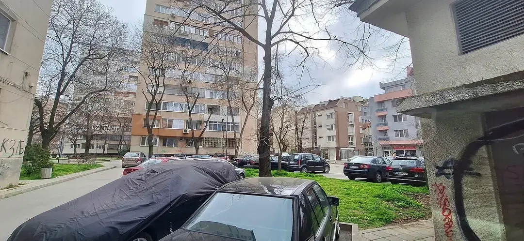 Spacious 2-Bedroom Apartment in Plovdiv Center - Bright & Renovated - Image 1