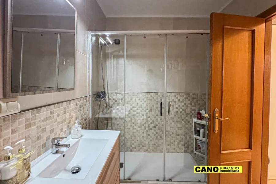 Spacious 3-Bedroom Apartment with Terrace in Aguadulce Norte - Image 5