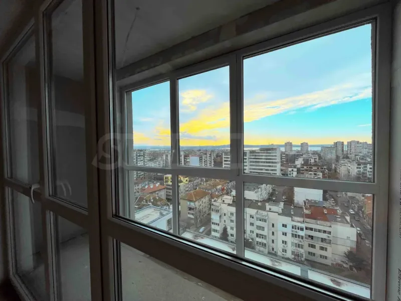 Bright 2-Bed Apartment - Burgas Sea Views - Image 2