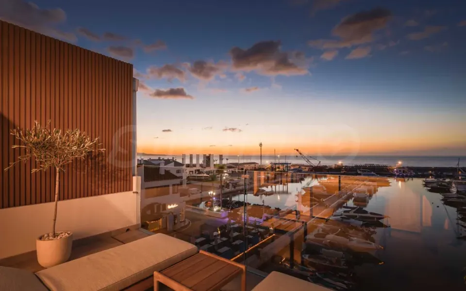 Luxury Marbella Penthhouse with Ocean Views - Image 1