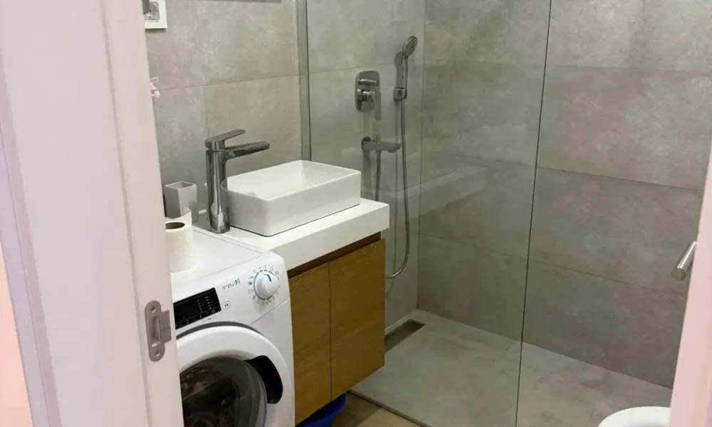 Bright 2-Bedroom Apartment for Rent in Vračar, Belgrade with Garage - Image 4