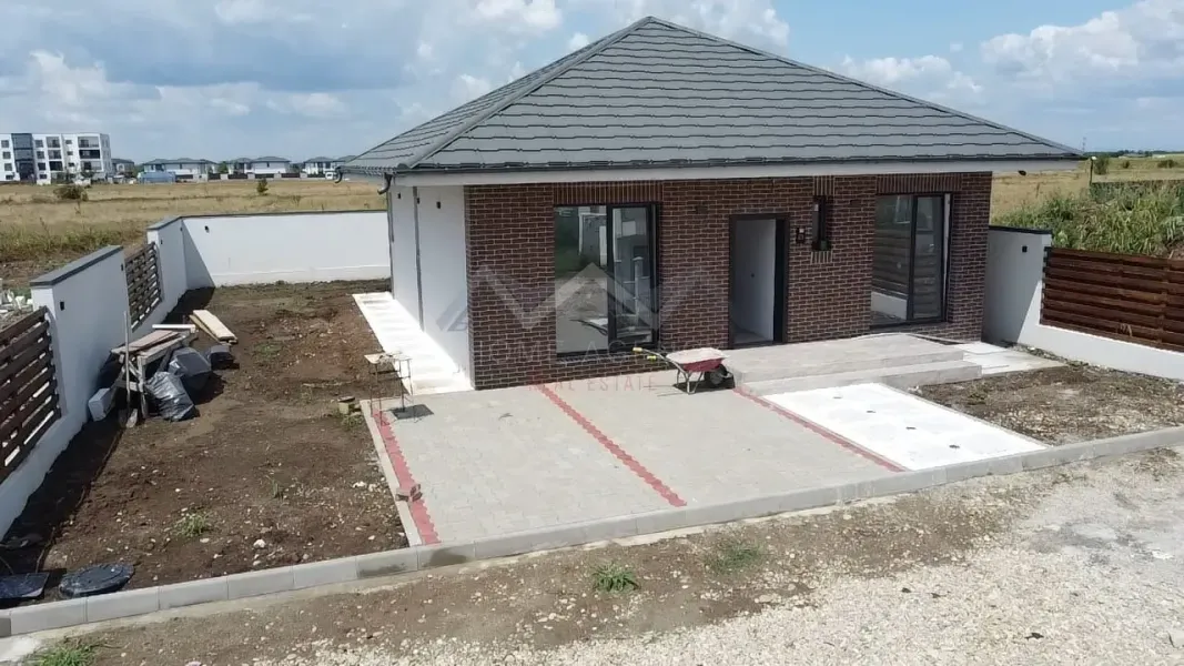 Spacious 3-Bedroom House in Otopeni, Modern Design, 90m2 - Image 4