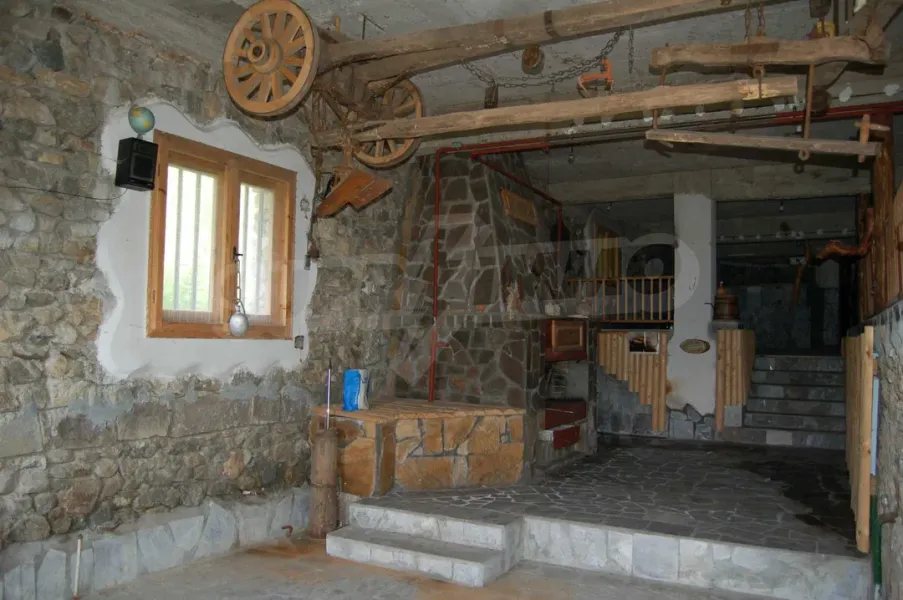 Spacious Villa with Mineral Springs and Building Potential in Pirin Mountain - Image 1