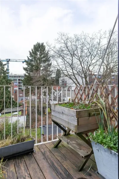 Spacious 3-Bedroom Apartment with Garage in Attractive Ukkel Location - Image 1