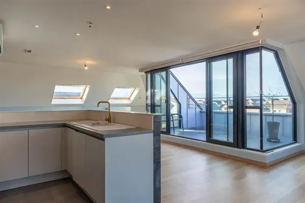 Spectacular High-End Penthouse with Terrace and Two Parking Spaces - Image 1