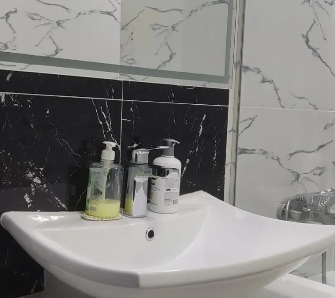 Spacious 3-Bedroom Apartment with City Views in Voždovac - Image 1