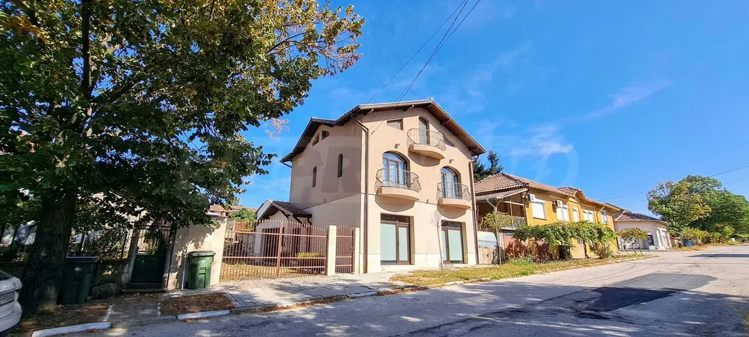 Spacious Fully Furnished House with 3 Bedrooms Near Pleven, Bulgaria - Image 2