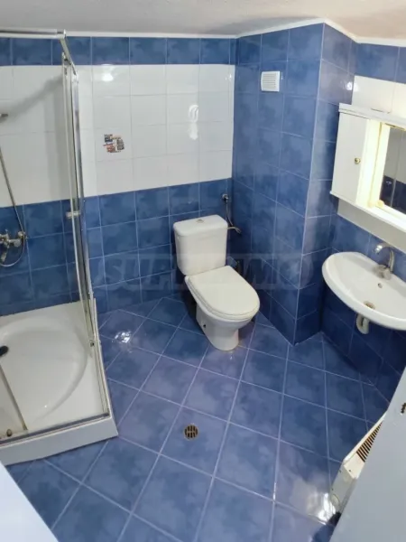 Spacious 5-Bed Mezonet with 5 Terraces - Sofia - Image 3