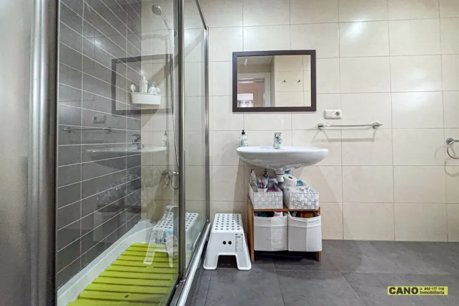 Spacious 5-Bedroom Triplex with Pool in Cabo de Gata, Almería - Image 4