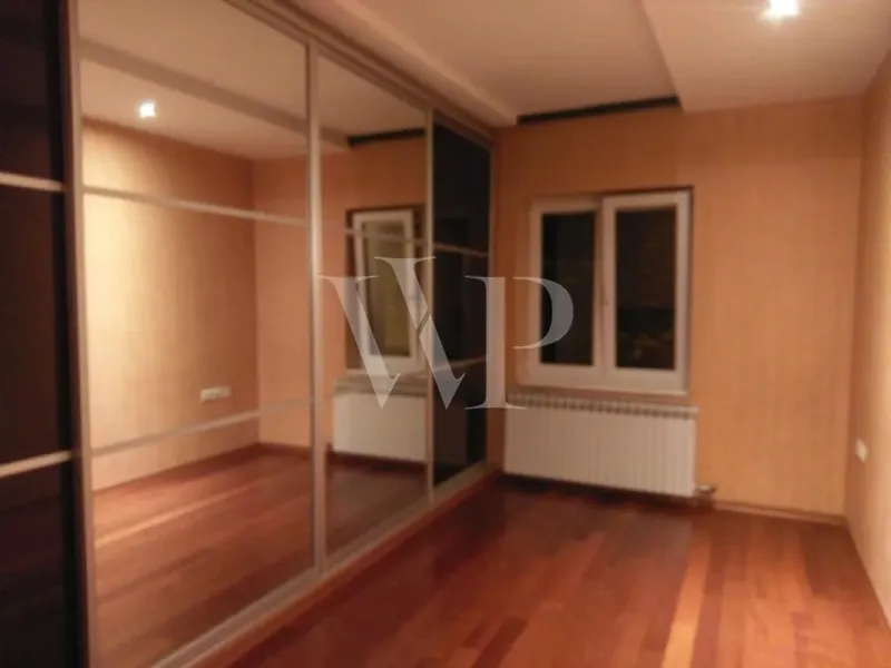 Spacious House with Garden & Gym Near Belgrade - Perfect Family Home - Image 2