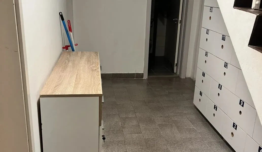 Spacious 10-Bedroom Apartment with Terrace Near Belgrade Highway - Image 5