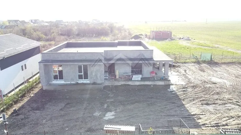 Spacious House with Large Land in Balotești – Privacy & Comfort - Image 4