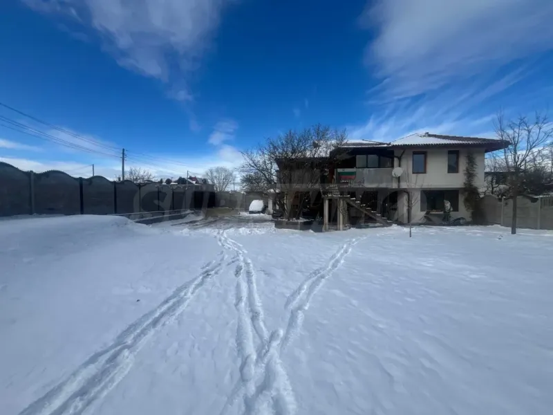Spacious Two-Story House with Garden in Samokov - Image 1