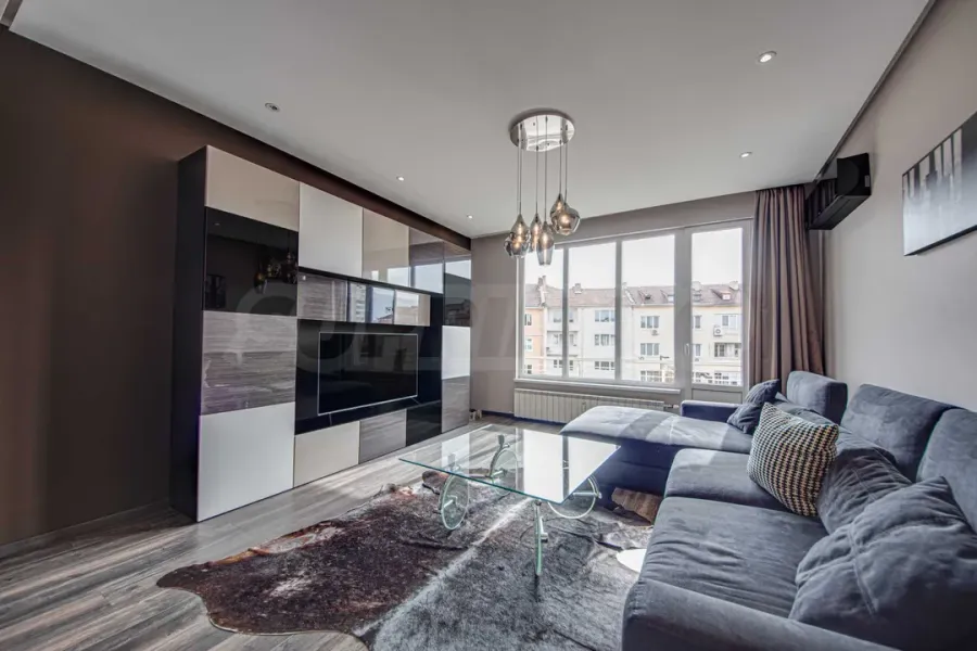 Fully Furnished Sofia Apartment - Luxurious Residence on Vitosha Blvd - Image 4