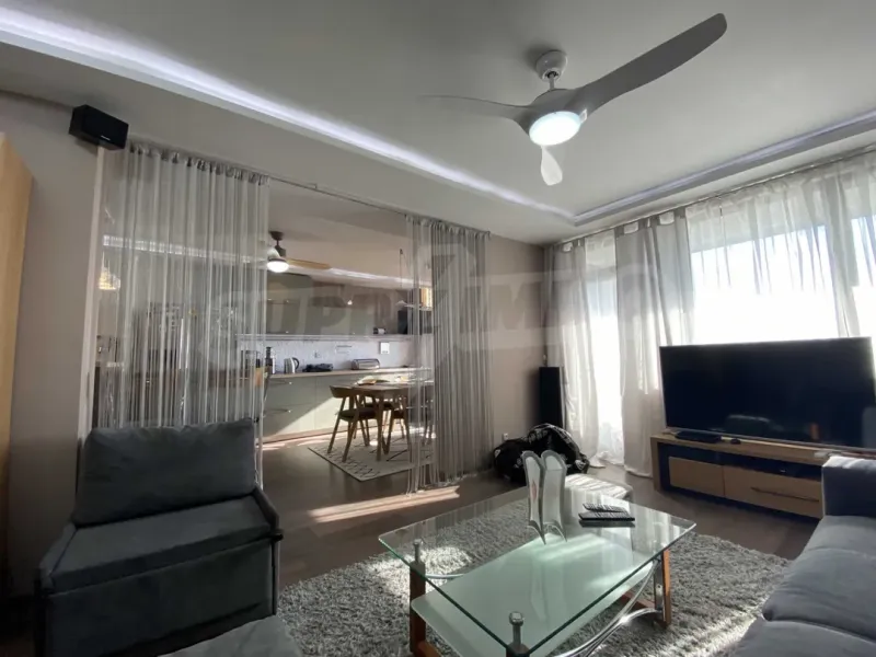 Spacious Sea View Apartment in Varna's "Chayka" District - Image 2