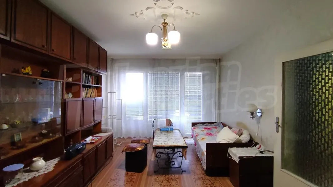 Spacious 1-Bedroom Apartment with Separate Kitchen – Stara Zagora - Image 3