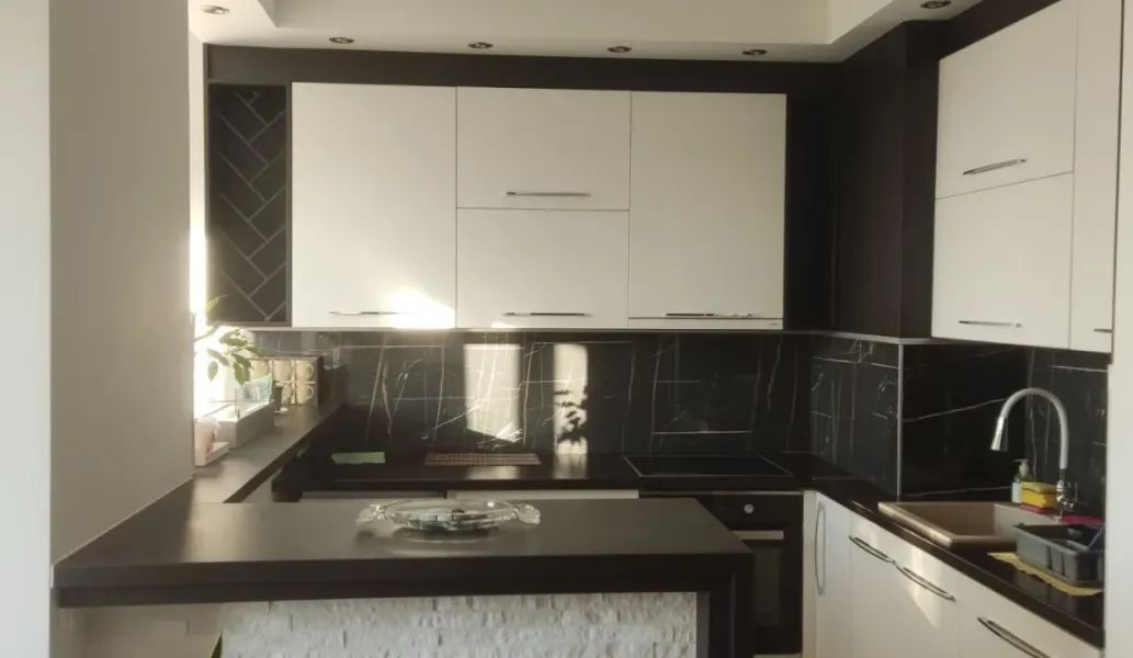 Spacious 3-Bedroom Apartment with City Views in Voždovac - Image 2