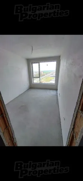 Bright One-Bedroom Apartment with Panoramic Views in Burgas - Image 5