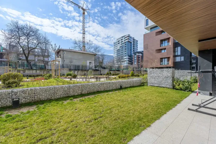 Spacious South-Facing мезонет with Garden & Two Bedrooms in Sofia - Image 5