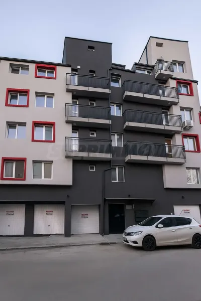 Varna Apartment: Modern Studio with Private Garden - Image 2