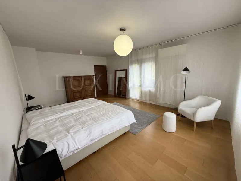 Spacious Four-Bedroom Apartment with Stunning Views in Strelbishte - Image 3