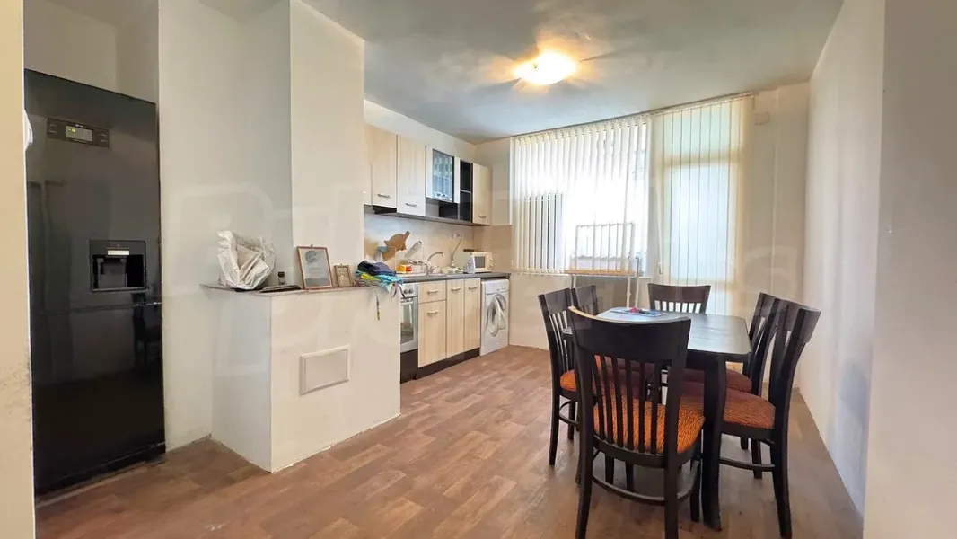 Spacious 1-Bedroom Apartment with Stunning Views in Stara Zagora - Image 4