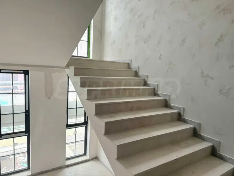 Spacious 3-Bedroom Apartment in "Malinova Dolina" Complex - Image 2