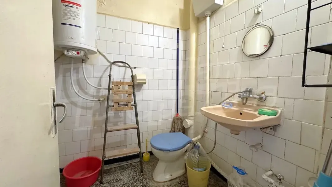 Spacious 1-Bedroom Apartment with Stunning Views in Stara Zagora - Image 5