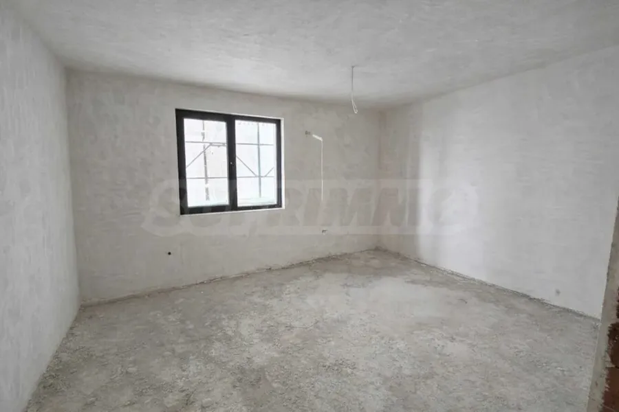 Spacious 2-Bed Apartment in Plovdiv Center - Image 5