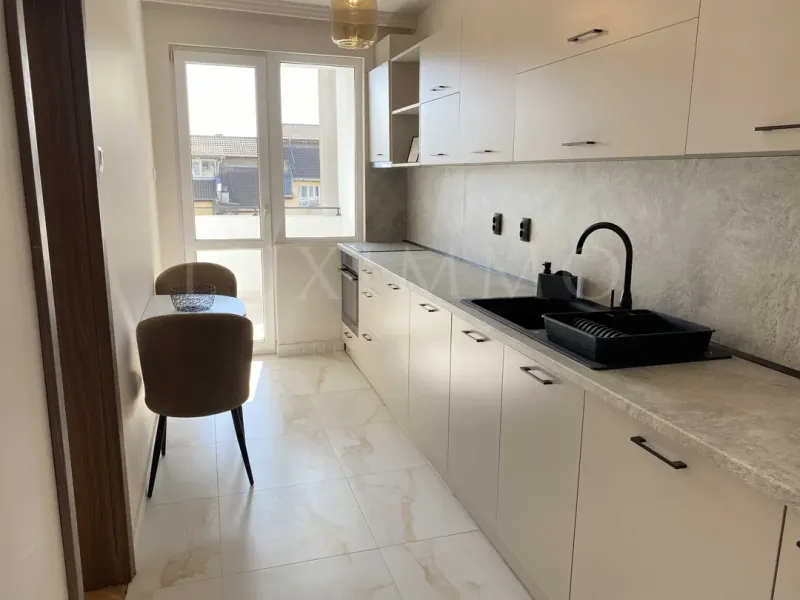 Stylish Two-Bedroom Apartment Near Varna Beach & Sea Garden - Image 1